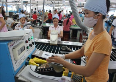 Lương tối thiểu vùng: Cần có cơ quan độc lập công bố mức sống tối thiểu