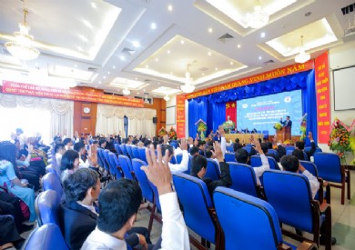 Tổ chức hội nghị người lao động lấy ý kiến về phương án sử dụng lao động, phương án cổ phần hóa